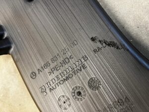 KANAŁ TUNEL KRATKA NAWIEWU POWIETRZA DACHU TYŁ PRAWY MERCEDES GLS X166