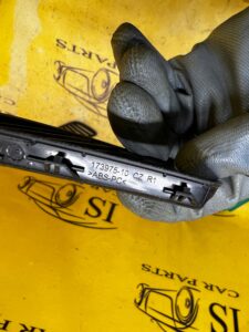 KRATKA MASKOWNICY GŁOŚNIKA CENTRALNEGO BMW 5 G30