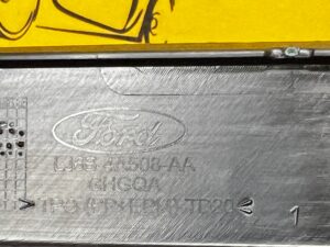 RAMKA OSŁONA MOCOWANIE SCHOWKA DESKI FORD ESCAPE MK4 1.5 EB