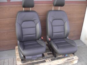 KOMPLET FOTELE WNĘTRZE KANAPA BOCZKI INFINITI Q30 QX30 CZARNA SKÓRA