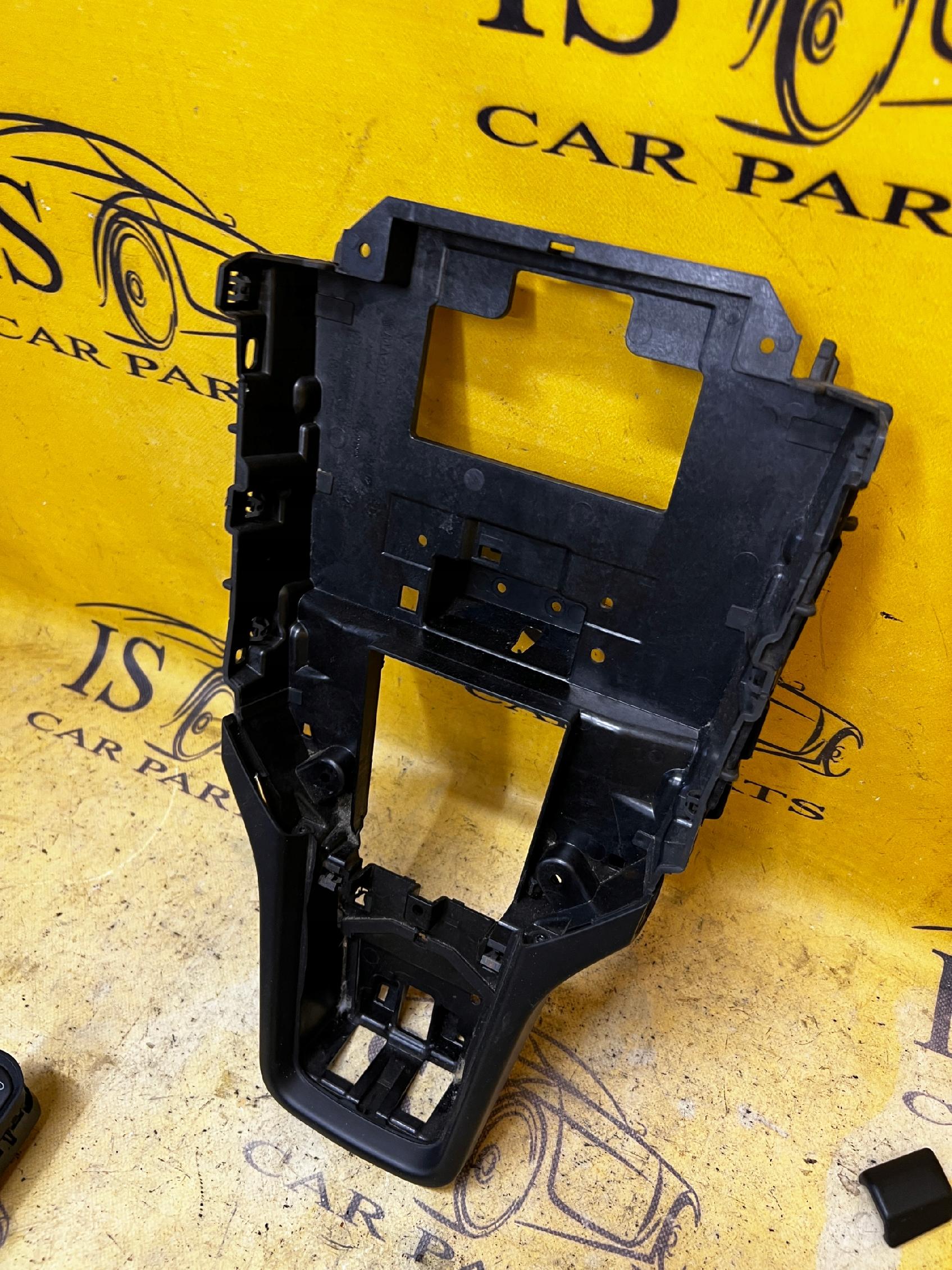 RAMKA OSŁONA TUNELU ŚRODKOWEGO PORSCHE CAYENNE II 7P5