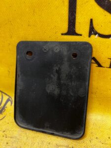 ZAŚLEPKA NADKOLA TYŁ TOYOTA HILUX VIII 8