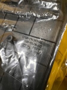 PODSTAWA RAMKA TABLICY REJESTRACYJNEJ TYŁ FORD EXPLORER VI MK6 NOWA OEM