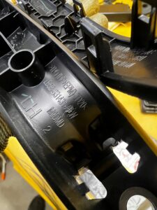 KOMPLET UCHWYT RĄCZKA SŁUPKA ŚRODKOWEGO B LEWA PRAWA FORD EXPLORER VI MK6