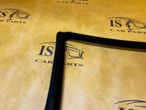 USZCZELKA DRZWI SZYB KAROSERII GÓRNA TYŁ PRAWA 4 DRZWI FORD BRONCO 21-