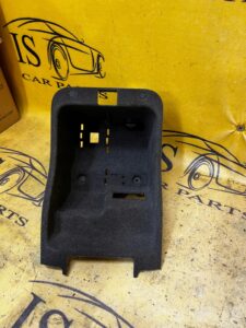 WNĘKA SCHOWKA TUNELU PODŁOKIETNIKA PORSCHE CAYENNE II 7P5