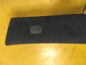 LEWA OSŁONA POSZYCIE SŁUPKA ALCANTARA INFINITI Q30