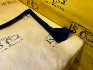 USZCZELKA DRZWI SZYB KAROSERII GÓRNA TYŁ LEWA 4 DRZWI FORD BRONCO 21-