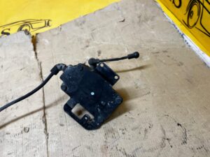 CZUJNIK POZIOMOWANIA LAMP PRZÓD PRAWY CHEVROLET CORVETTE C5 97-04