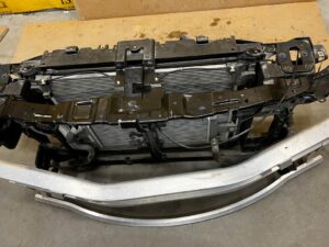 PAS PRZEDNI BELKA CHŁODNICE WENTYLATOR INFINITI Q70 M35h 3.5 BIAŁA PERŁA