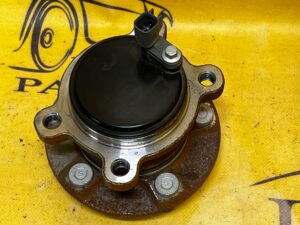 NOWA PIASTA ŁOŻYSKO ZWROTNICY TYŁ FORD KUGA MK3