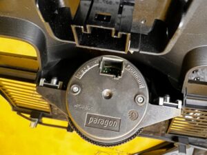 OSŁONA POSZYCIE ZEGAR DESKI KONSOLI PORSCHE PANAMERA 970 I LIFT