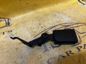 ZAPINKA PASA BEZPIECZEŃSTWA PRAWY TYŁ BMW 5 G30