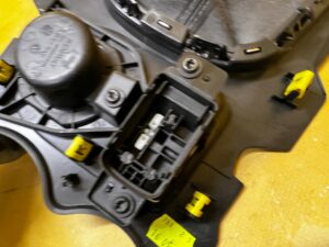 RAMKA OSŁONA DEKOR TUNELU ŚRODKOWEGO RENAULT KADJAR EU