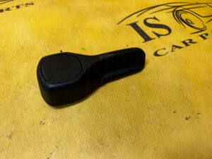 RĄCZKA REGULACJI FOTELA PRAWA DACIA SANDERO III