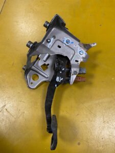 PEDAŁ HAMULCA AUTOMAT CZUJNIK NISSAN LEAF ZE0