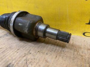 FORD FIESTA MK8 1.0 ECOBOOST PÓŁOŚ LEWA KRÓTKA