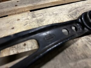 WAHACZ PRZÓD LEWY LAND ROVER DISCOVERY V L462 2.0 D