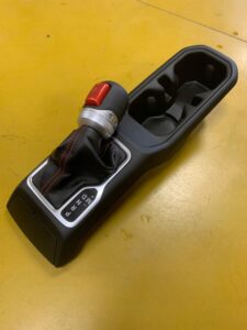 MIESZEK GAŁKA BIEGÓW CUPHOLDER JEEP WRANGLER JL