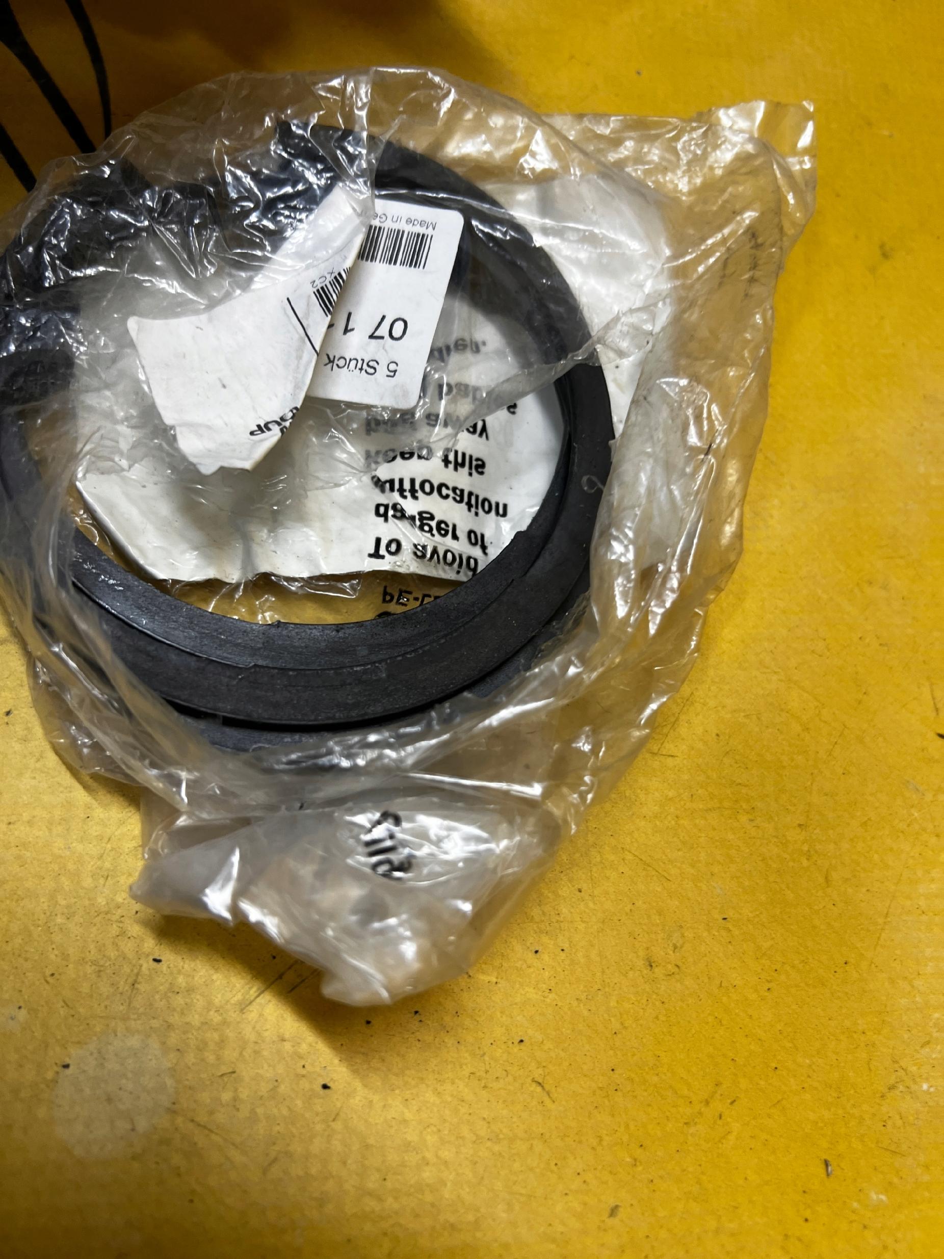 2 X PIERŚCIEŃ ŁOŻYSKA KOŁA PRZÓD BMW 3 E90 5 E60 X3 E83 X5 E53 NOWY OEM