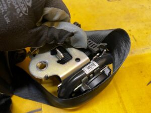 WYSTRZELONY PAS BEZPIECZEŃSTWA PRZÓD PRZEDNI PRAWY DACIA SANDERO III