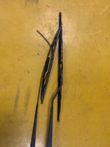 RAMIONA WYCIERACZEK KOMPLET NISSAN E-NV200 NV200