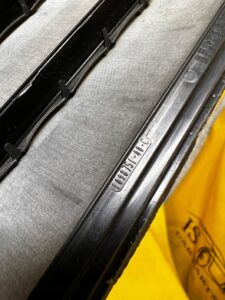 KRATKA WYLOTU POWIETRZA KRATKA WENTYLACYJNA KABINY TESLA MODEL 3 PRZEDLIFT