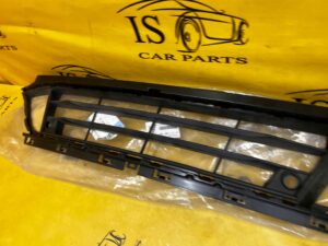 KRATKA ATRAPA ZDERZAKA PRZÓD ŚRODKOWA OTWARTA BMW 2 F45 F46 LIFT NOWA OEM