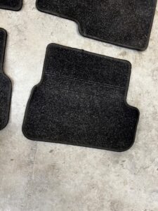 KOMPLET DYWANIKI WYCIERACZKI WELUROWE ORYGINALNE DACIA SANDERO III STEPWAY