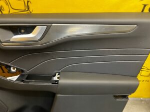 TAPICERKA BOCZEK DRZWI PRZÓD PRAWY FORD KUGA MK3 LIFT TITANIUM EU