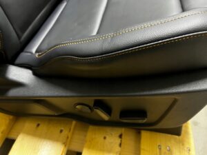 KOMPLET FOTELE KANAPA PRZÓD TYŁ SKÓRA AIRBAG ELEKTRYCZNE FORD BRONCO 21- EU