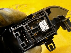 PANEL PRZEŁĄCZNIK SZYBY TYŁ LEWY SUBARU FORESTER VI SL 25-