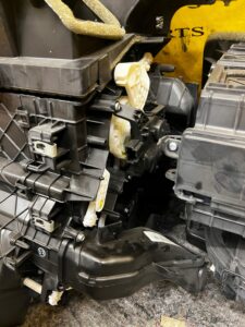 KOMPLETNA NAGRZEWNICA DMUCHAWA FORD KUGA MK3 ESCAPE MK4