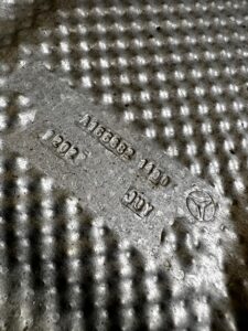 BLACHA OSŁONA TERMICZNA KATALIZATORA PRAWA MERCEDES GL X166 4.7 V8