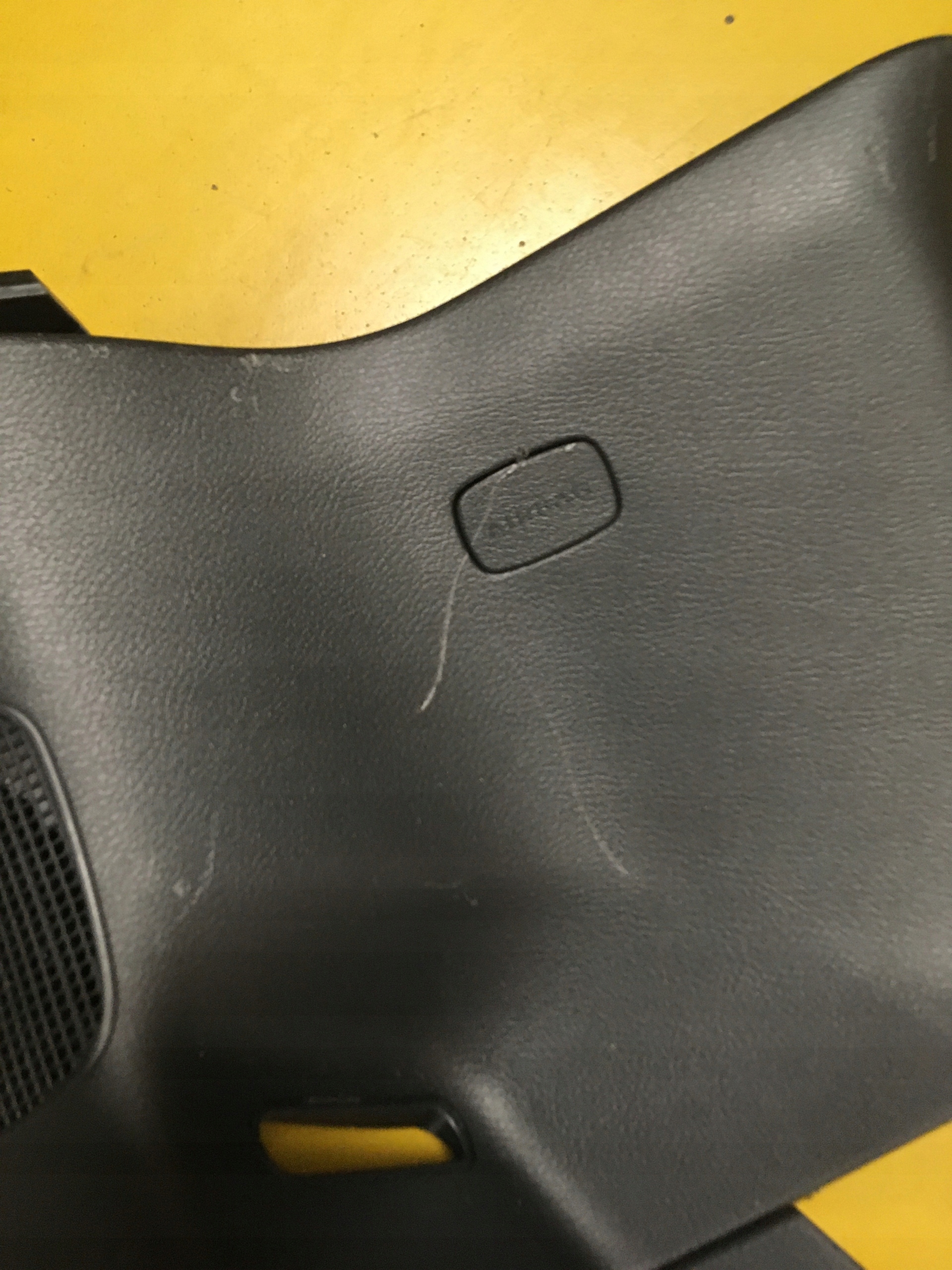 LEWY BOCZEK TAPICERKA BAGAŻNIKA INFINITI Q30