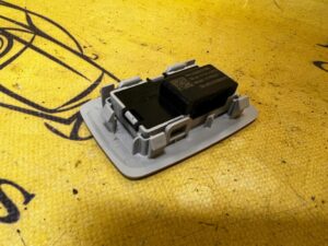 PRZYCISK PRZEŁĄCZNIK WŁĄCZNIK SOS DACIA SANDERO III 2023R