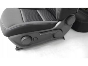 KOMPLET FOTELE WNĘTRZE KANAPA BOCZKI INFINITI Q30 QX30 CZARNE WELUROWE