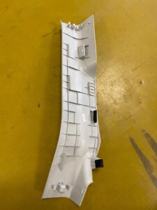 OSŁONA PROGU DRZWI LISTWA PRAWY TYŁ INFINITI Q50