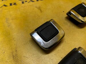 KOMPLET SZYNY PROWADNICE PODŁOGI BAGAŻNIKA PEUGEOT 508 I KOMBI SW