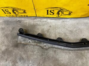 ŚLIZG MOCOWANIE WSPORNIK ZDERZAKA PRZÓD CHEVROLET CORVETTE C5 97-04