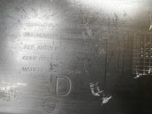 LISTWA NAKŁADKA OSŁONA BOCZEK BAGAŻNIKA PRAWA PRAWY RENAULT KADJAR