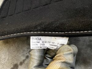 KOMPLET DYWANIKI WYCIERACZKI WELUROWE ORYGINALNE DACIA SANDERO III STEPWAY