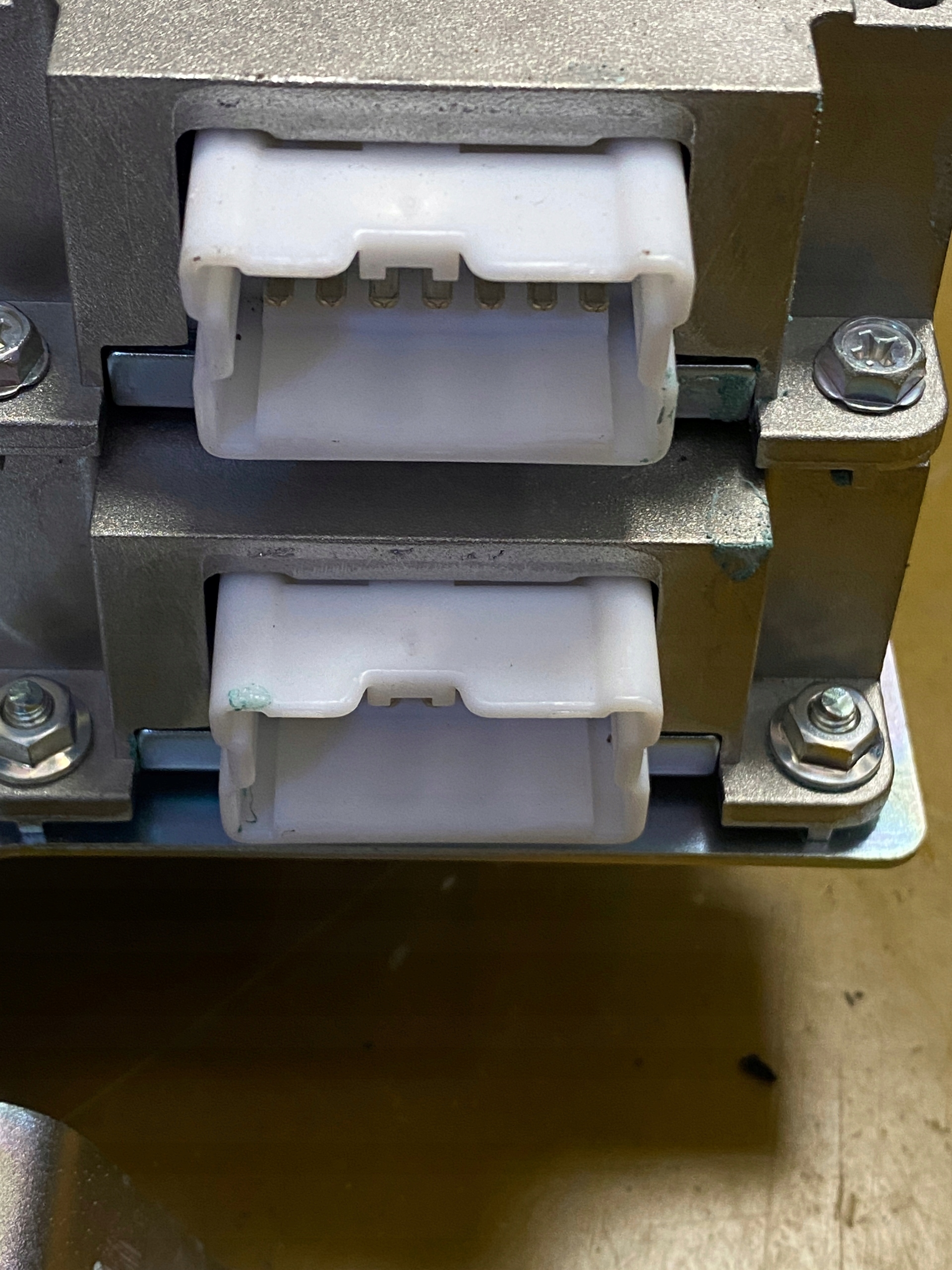 MOCOWANIE WZMACNIACZA STEROWNIK BOSE INFINITI Q70