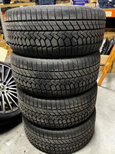 KOMPLET OPONY ZIMOWE GOODRIDE ZUPERSNOW Z-507 255/40 R19 2023