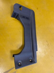 OSŁONA ZAŚLEPKA FOTELA PRAWY TYŁ INFINITI Q50