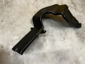 KANAŁ TUNEL POWIETRZA PRAWY RANGE ROVER VELAR L560