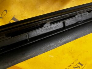 LISTWA SZYBY CZOŁOWEJ PRZÓD LEWY MERCEDES GL X166