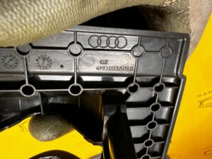 LEWA OSŁONA ZAŚLEPKA SZYNY FOTELA AUDI SQ7 Q7 4M0