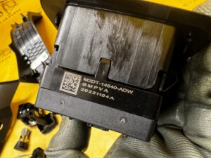 PANEL PRZEŁĄCZNIK SZYB 4 DRZWI FORD BRONCO 21-