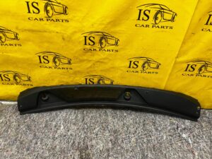 PODSZYBIE GÓRNE OSŁONA WLOTU POWIETRZA FORD BRONCO 21-